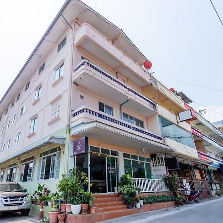 At Home Hotel HHQ Exterior foto